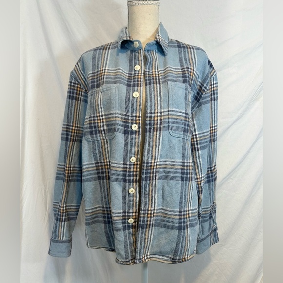 American Eagle Outfitters Jackets & Blazers - American Eagle Women’s Light Blue Plaid Relaxed Fit Button Up Shacket Medium